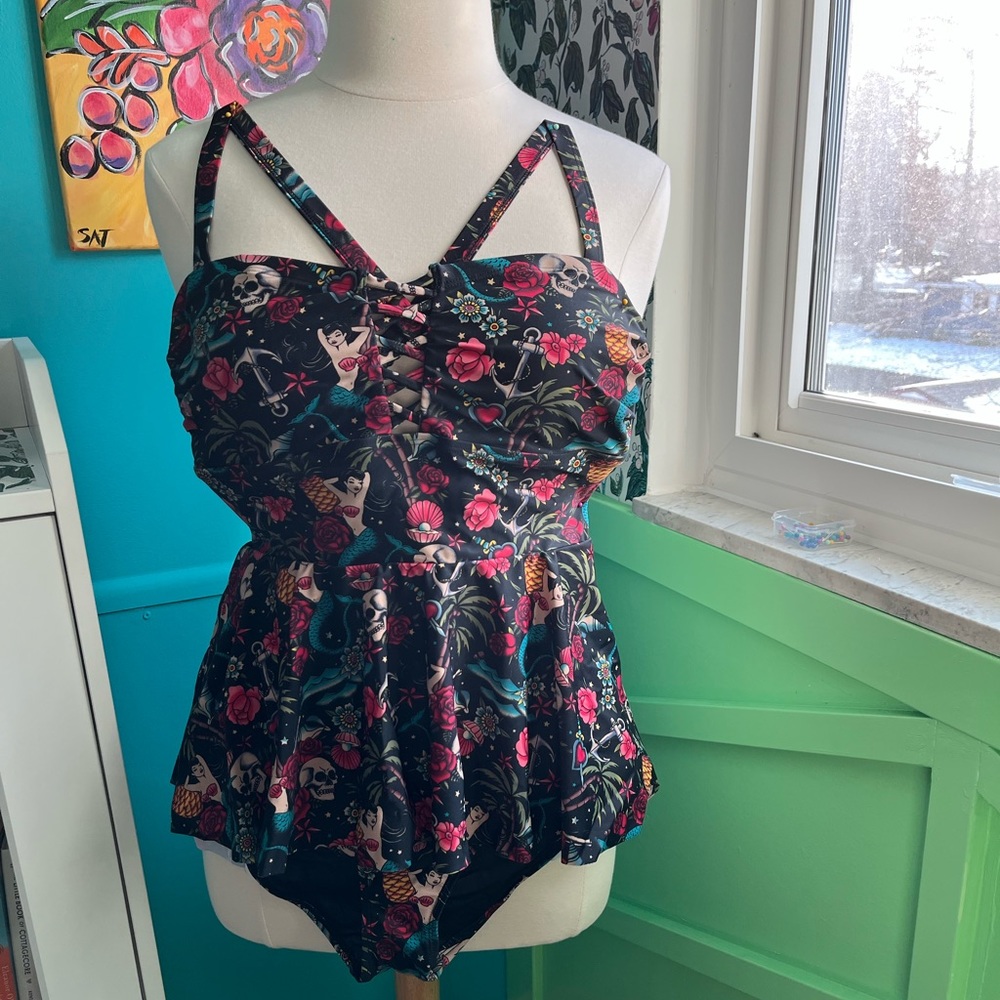 NWOT Torrid 00 Medium vintage tattoo mermaid sailor one piece swimsuit